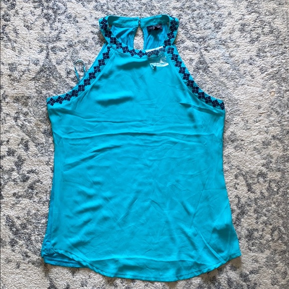 sleeveless blouse - Picture 1 of 4